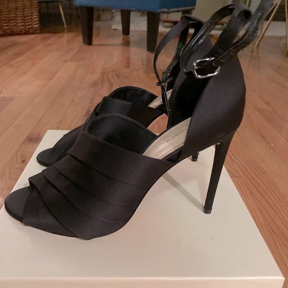 Vince Camuto black open toe heels - Picture 2 of 2